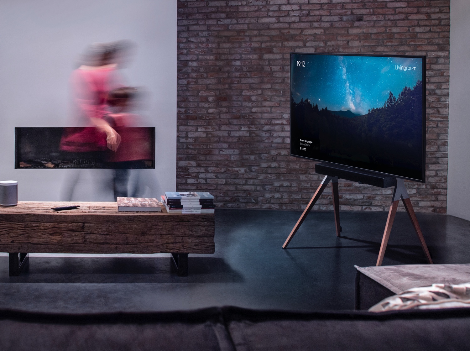 Falcon Universal TV Stand by One For All WM7481